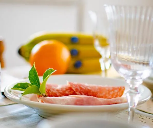 Teresa Vibo Valentia Tropea 3*